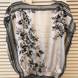 Cha Cha Vente Silky Blouse. Boat neck. Smocked waist. XL. Black/White